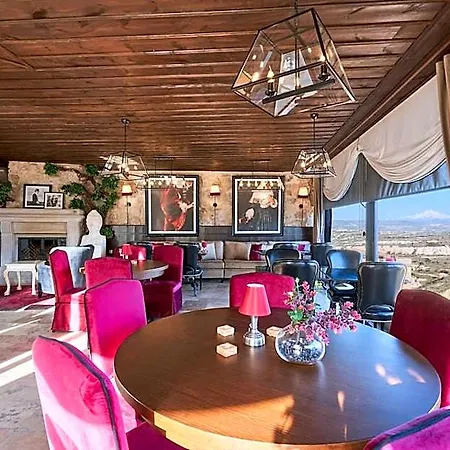 Karma Cappadocia ベッド・アンド・ブレックファスト ウチヒサール